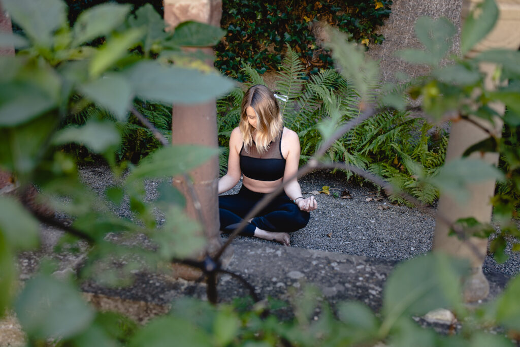 Yoga Meditation im Rosengarten in Schaffhausen